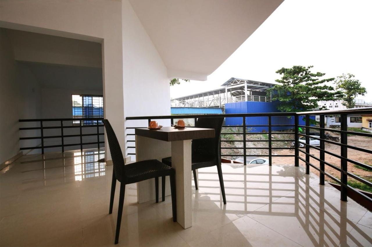 Отель Railview Residency Alappuzha Экстерьер фото
